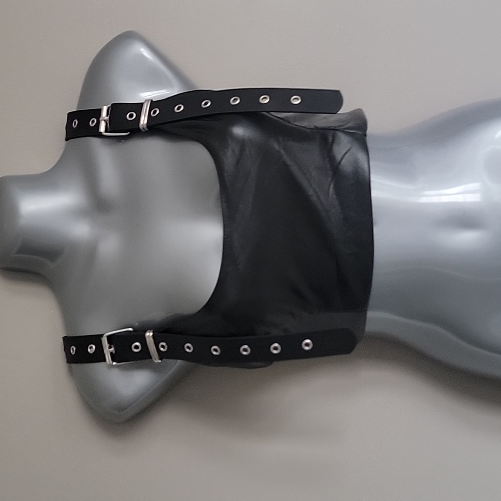 Forever 21 black crop top size m